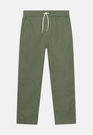 Pantaloni casual verde oliva con cintura elastica e coulisse bianca, dotati di tasche laterali e design a gamba dritta.