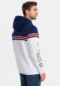 Ombre SSNZ FW - Felpa con cappuccio - white