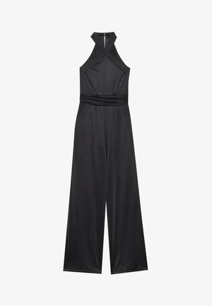 Combinaison noire sans manches avec un décolleté croisé, taille cintrée et silhouette à jambes larges, présentant une texture lisse et une fermeture éclair au dos.