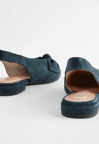 Next FOREVER COMFORT POINT TOE BOW - Takaa avoimet ballerinat - navy