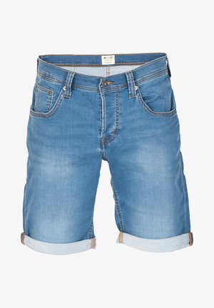 Shorts de mezclilla en azul claro, con puños enrollados, cinco bolsillos y costuras en contraste. Textura suave con un ligero desgaste.