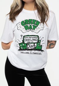 Paradiso Clothing GREEN DAY WELCOME TO PARADISE - Print T-shirt - white