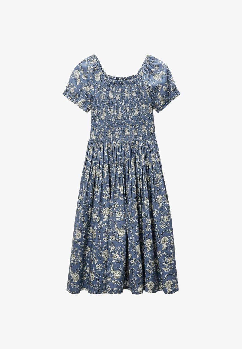 Robe florale bleue en tissu doux, avec un décolleté carré, de courtes manches ballons et une jupe plissée avec un buste smocké.
