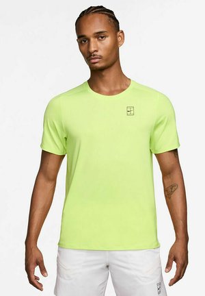 - T-shirt basic