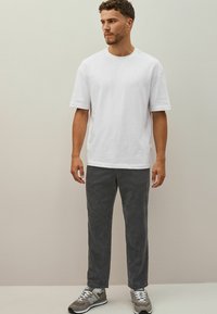 Next CORDUROY TROUSERS REGULAR FIT - Kalhoty - grey