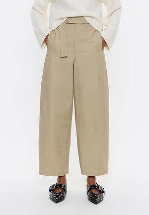 BARREL CINTURÓN - Pantalones - beige