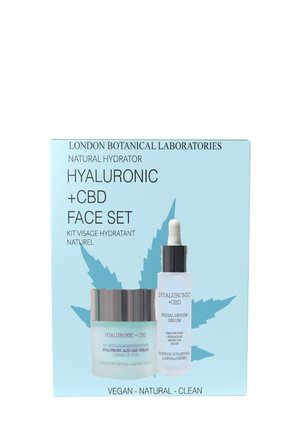 CBD + HYALURONIC FACE SET (MOISTURISER + SERUM) - Skincare set - transparent