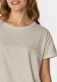 Lee Cooper LYDIA mleczny