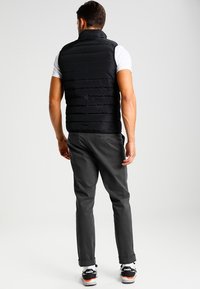 Pier One Weste - black