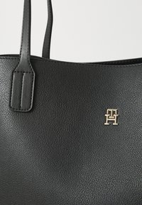 Tommy Hilfiger DISTINCT TOTE SET - Velika torba - black