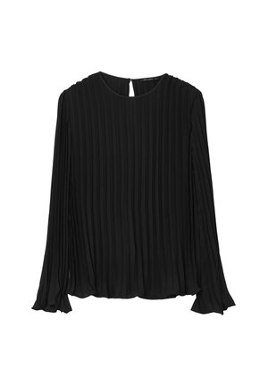 Blusa nera a maniche lunghe con pieghe verticali, scollo rotondo, apertura a chiave con bottoni sul retro e maniche con polsini leggermente arruffati.