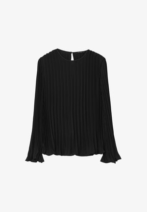 Blusa nera a maniche lunghe con pieghe verticali, scollo rotondo, apertura a chiave con bottoni sul retro e maniche con polsini leggermente arruffati.