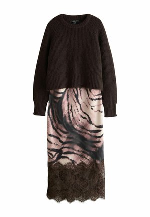 REGULAR FIT - Svetríkové šaty - chocolate brown animal print