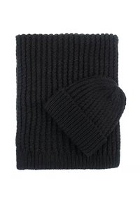 Zwarte gebreide beanie en sjaal set. Sjaal is rechthoekig met verticale ribbels; beanie is kleiner met een vergelijkbare textuur en ontwerp.