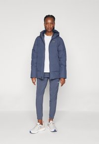 Patagonia JACKSON GLACIER - Jachetă cu puf - smolder blue