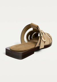 Stradivarius CAGE - Mules - beige