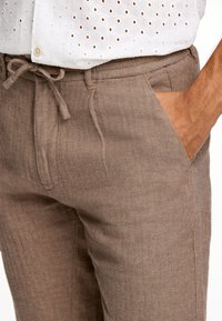 Thumbnail Image 4