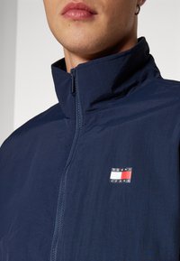 Tommy Jeans Suvejakk - dark night navy