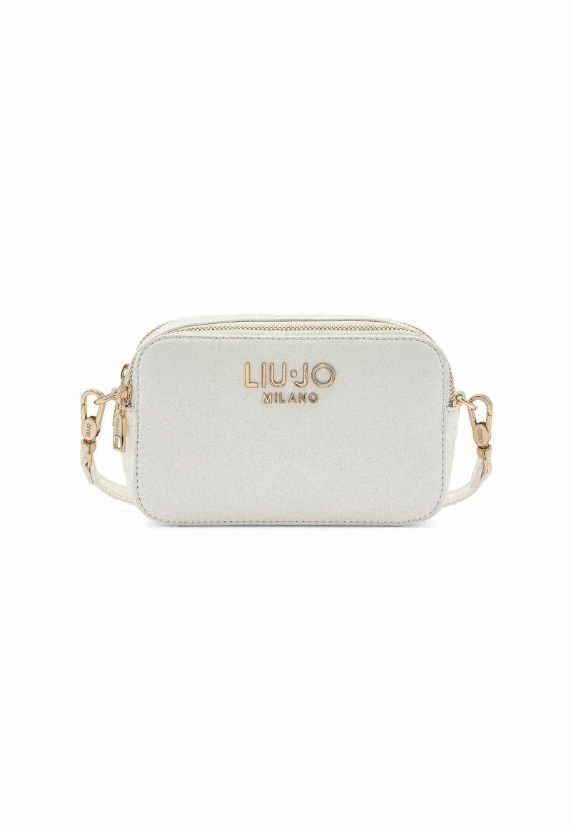 Piccola pochette rettangolare in finta pelle bianca con accessori dorati, caratterizzata dal logo "LIU•JO MILANO" e una tracolla rimovibile.