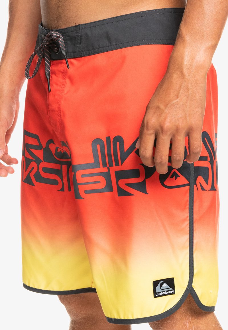 Herren Badehosen | Quiksilver EVERYDAY SCALLOP Badeshorts fiery coral/pink - QS56344 Herren Badehosen | Quiksilver EVERYDAY SCALLOP Badeshorts fiery coral/pink - QS56344
