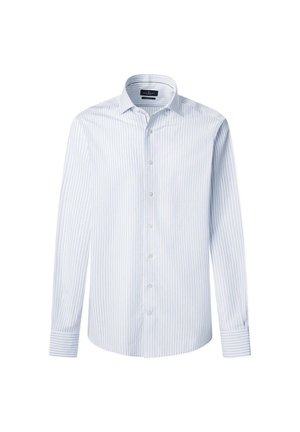 Camisa de botones de manga larga en azul claro con finas rayas verticales, hecha de tela tejida, que presenta un collar puntiagudo y puños con botones.