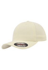 Khaki színű baseball sapka lekerekített koronával és ívelt samkóval. Strukturált szövetből készült, az elején pedig márkázott felvarró található.