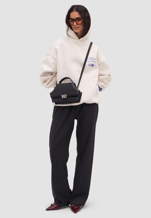 WRSTBHVR, WRSTBHVR BAGS ROU BAG - Håndtasker - black