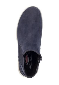 Scarpa slip-on navy in pelle liscia, con dettagli in rete, punta rotonda, suola bianca a contrasto e design flessibile per il massimo comfort.