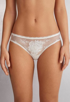 GLISTEN IN THE LIGHT - Slip - ivory