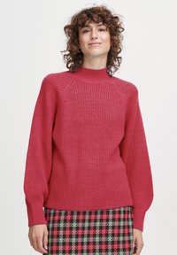 b.young MIT BALLONÄRMELN STEHKRAGEN - Strickpullover - rot