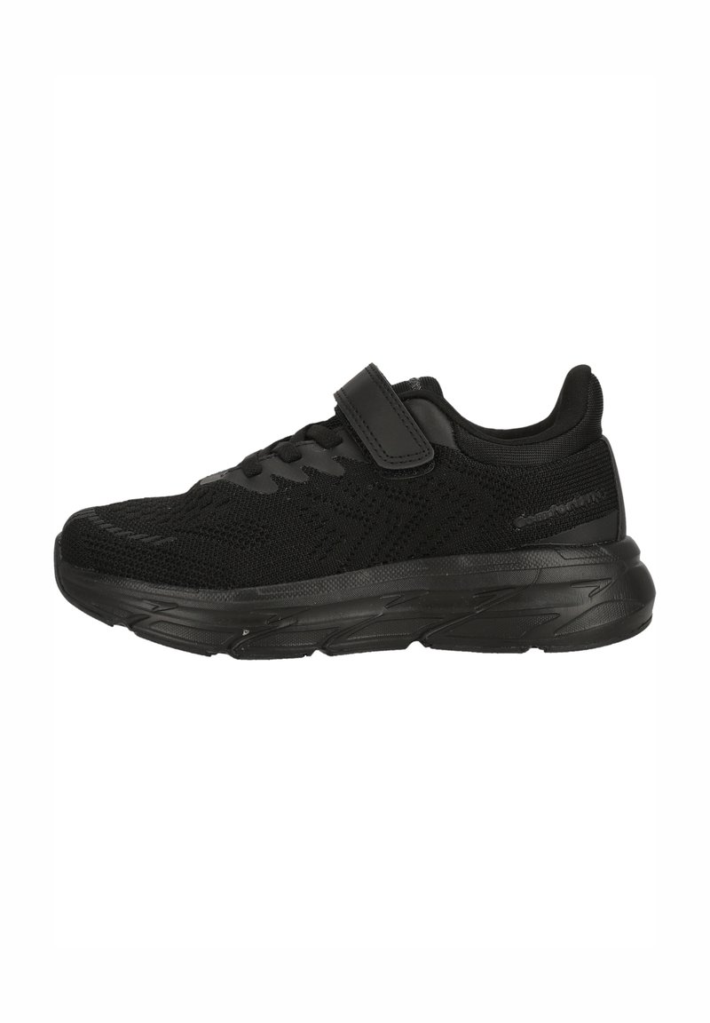 Schwarzer Sportschuh mit einem atmungsaktiven Strick-Obermaterial, Schnürverschluss und Klettverschluss. Gepolsterte Laufsohle mit strukturierter Oberfläche.