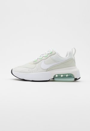 Sneakers - green