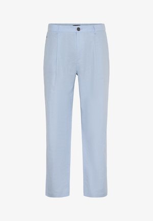 Jasnoniebieskie lniane spodnie o prostym kroju, z fałdami z przodu i pojedynczym zapięciem na guzik. Gładka faktura i brak widocznych wzorów.