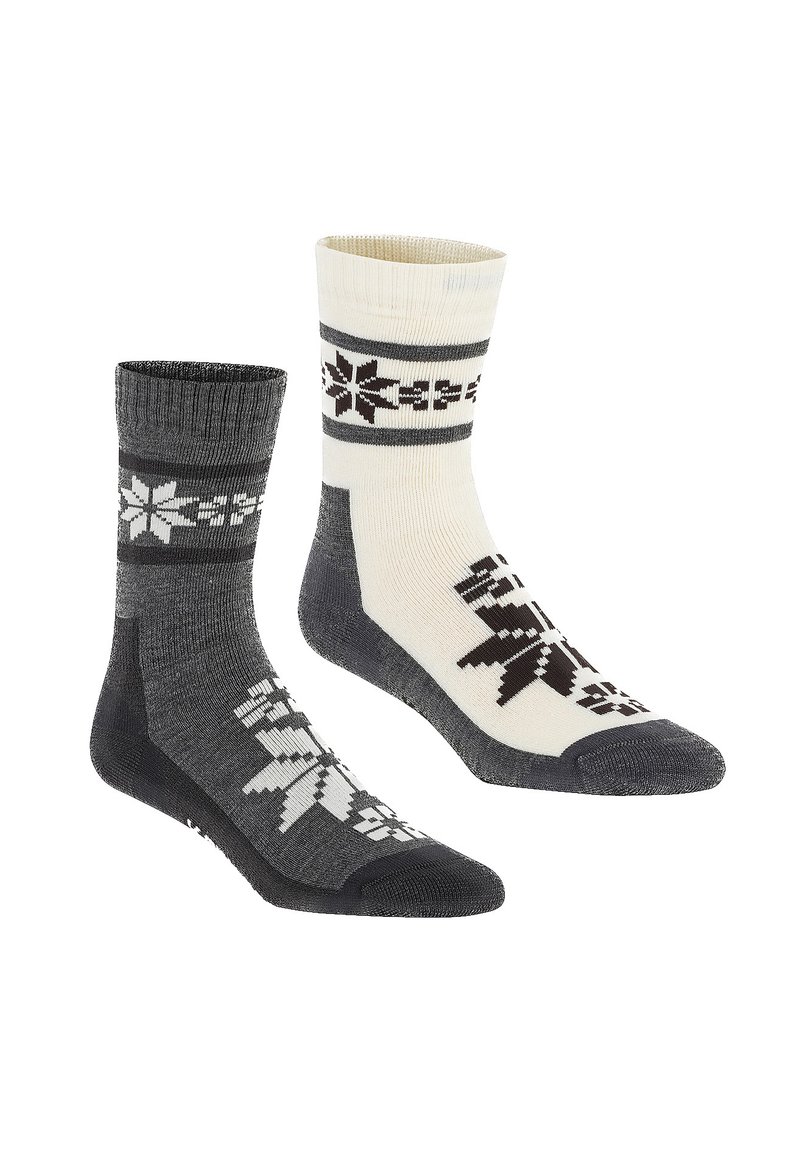 Zwei Paar Crew-Socken: ein Paar grau mit weißem Schneeflockenmuster, das andere in Creme mit schwarzen Akzenten und Schneeflocken. Material aus Baumwollmischung.