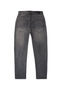 Jeans de mezclilla gris con corte recto, cinco bolsillos y una etiqueta de cuero negro en la cintura. Ligera decoloración en la tela.