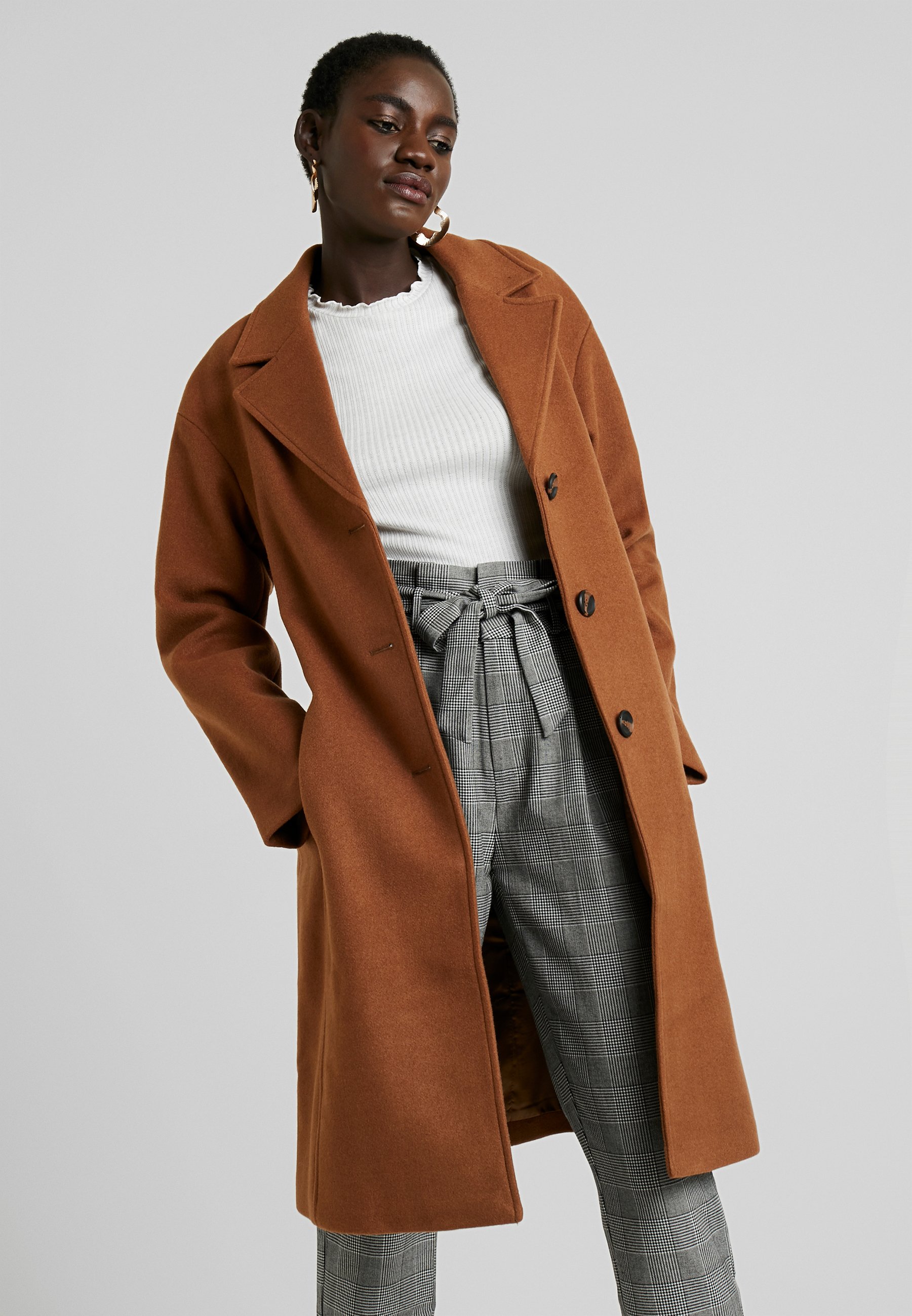 KIOMI TALL Manteau classique dark brown ZALANDO.FR KIOMI Manteau classique camel ZALANDO.FR