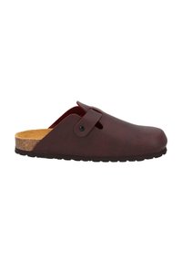Zoccoli in pelle borgogna con fondo in sughero, design slip-on, cinturino laterale con bottone nero e suola in gomma testurizzata.