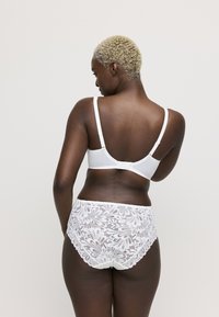 PrimaDonna Slip - natural