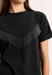 Next EMBELLISHED WESTERN COWBOY FRINGE REGULAR FIT - Navadna majica - black