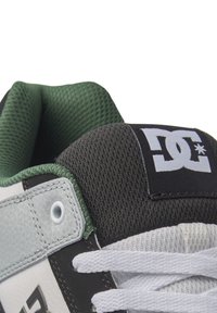 DC Shoes PURE - Sneakers - wbn white black green