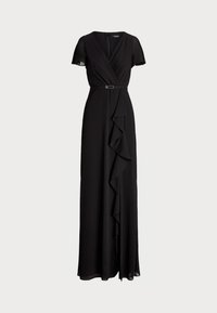 Svart golvlång klänning med korta ärmar, omslagsdesign, rynkad detaljer fram och en smal midjebälte som accent. Tillverkad av ett lättviktsmaterial.