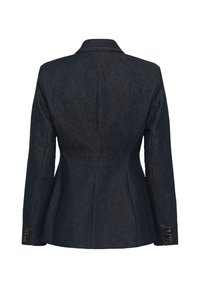 Tumši zils piegriezts žakete ar garām piedurknēm, struktūrētām muguras šuvēm un pogu detaļām uz aprocēm, redzams no aizmugures.