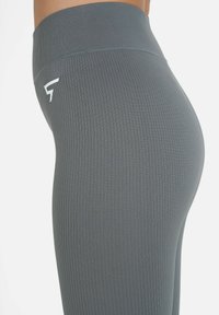 SQUATPROOF CONVEY SEAMLESS - Leggings - grey