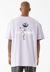 9N1M SENSE FLOWER TEE - Marškinėliai su spaudiniu - lilac