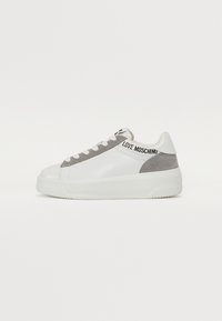 Love Moschino Sneakers Basse Donna In Pelle – Modello JA15214G1MIA6