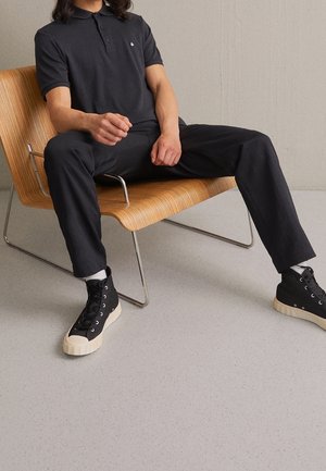 Polo - black