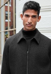 Next Könnyű dzseki - black zip