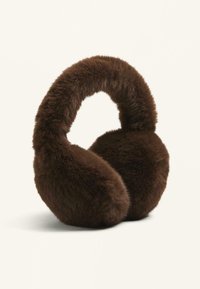 Bruna fuskpälsöronmuffs med en rund design och mjuk textur, med ett tjockt, fluffigt band och stora öronför sett för värme.