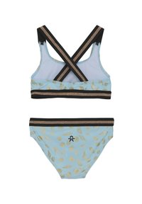 Tvådelad badklädesuppsättning som har en ljusblå topp och matchande botten med guldskalsmönster, svarta och guldglittriga detaljer samt korsade remmar.