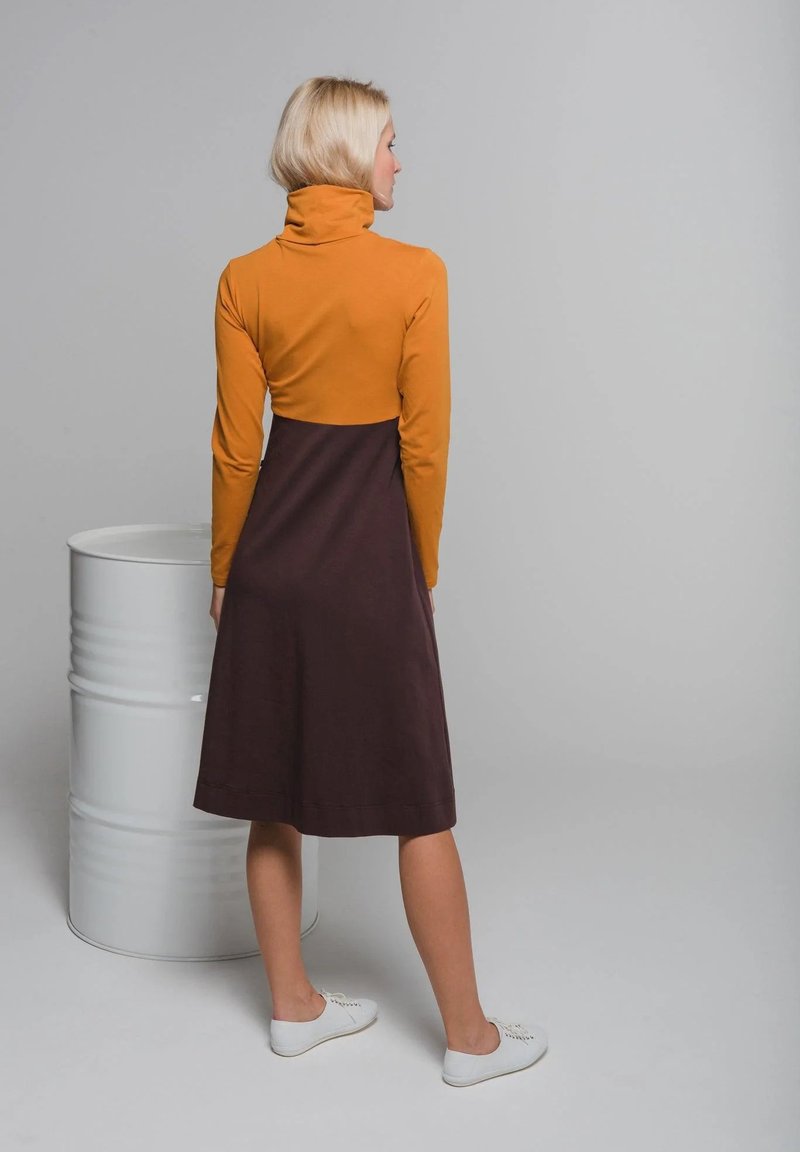 Damen Freizeitkleider | NON+ Jerseykleid mustard brown/senf - JU64924 Damen Freizeitkleider | NON+ Jerseykleid mustard brown/senf - JU64924